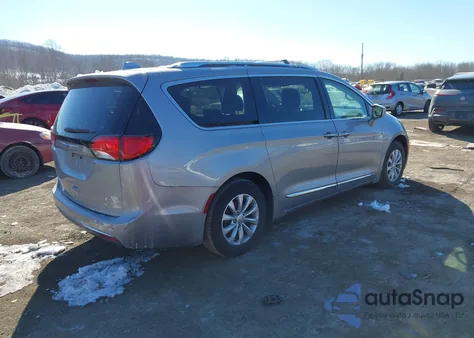 2018 Chrysler Pacifica Touring L из США, поврежденный, VIN 2C4RC1BG1JR269727